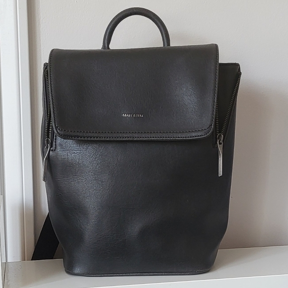 Matt & Nat Black Zippered Backpack - Picture 5 of 10